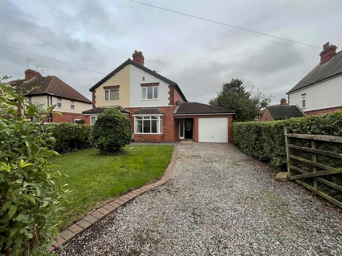 3 Bedroom Semi-Detached House To Rent In Winthorpe Road, Newark, NG24