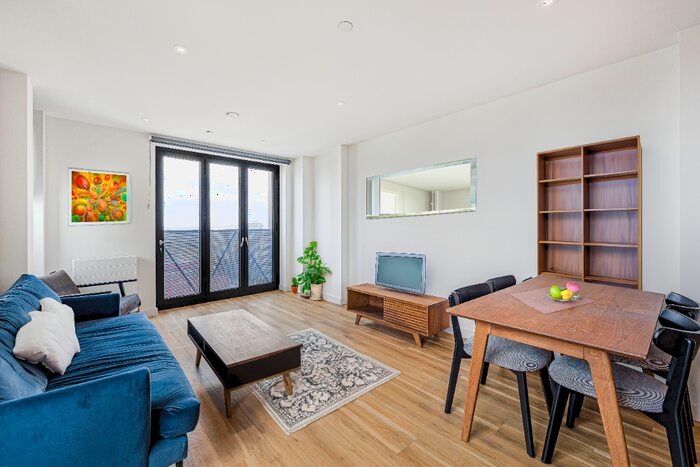 2 Bedroom Apartment To Rent In Inver Place, Glenrothes, Fife, KY6