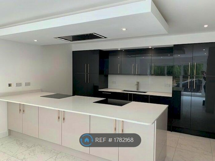 6 Bedroom Detached House To Rent In Mayfield Park South, Bristol, BS16