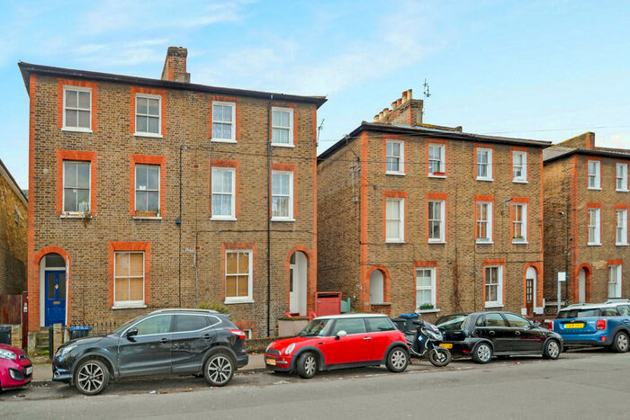 1 Bedroom Apartment To Rent In Surbiton, KT6