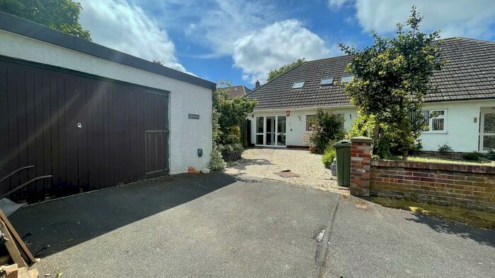 3 Bedroom Semi-Detached Bungalow To Rent In Uphill, Weston-super-Mare, BS23