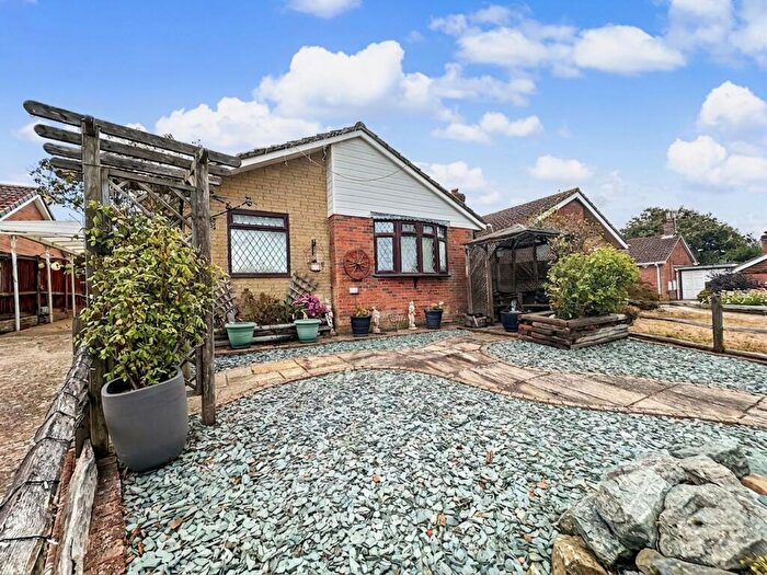 3 Bedroom Detached Bungalow For Sale In Badgers Field, Peacehaven, BN10