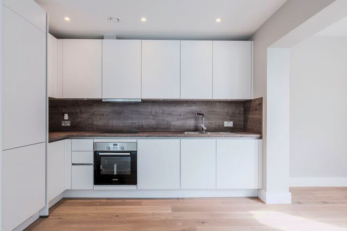 2 Bedroom Flat To Rent In Station Road, Sidcup, DA15