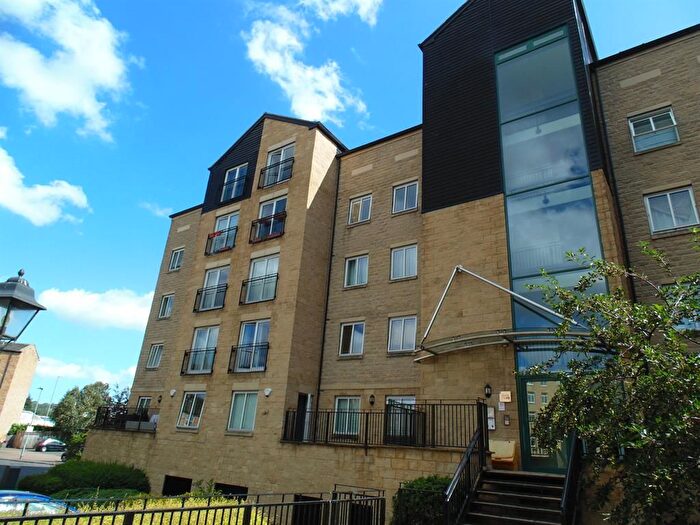 2 Bedroom Flat To Rent In Ellis Court, Textile Street, Dewsbury, WF13