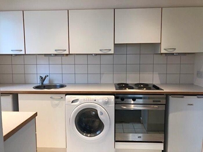 2 Bedroom Flat To Rent In Royal Quay, Kings Dock, Liverpool, L3