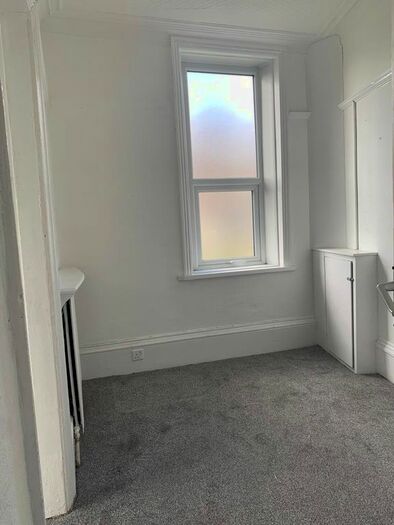 2 Bedroom Flat To Rent In Bradford Road, Shipley, BD18