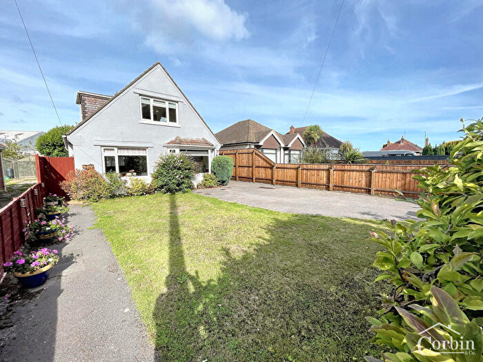 2 Bedroom Chalet For Sale In Francis Avenue, Bournemouth, BH11