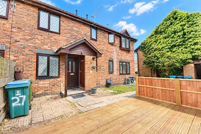 2 Bedroom Terraced House To Rent In Aspen Park Drive, Watford, Hertfordshire, WD25