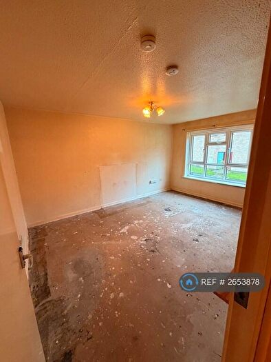 2 Bedroom Flat To Rent In Spring Edge, Halifax, HX1