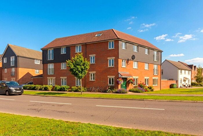 2 Bedroom Flat For Sale In Paradise Orchard, Aylesbury, Buckinghamshire, HP18