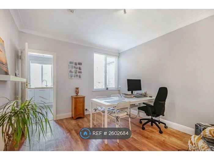 2 Bedroom Maisonette To Rent In Ridsdale Road, London, SE20