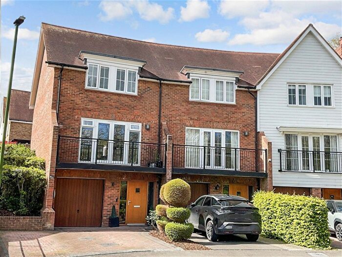3 Bedroom End Of Terrace House For Sale In Renfields, Haywards Heath, West Sussex, RH16
