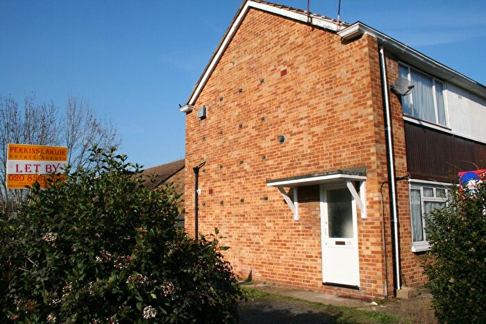 Studio To Rent In Yeading Court, Masefield Lane, Hayes, UB4