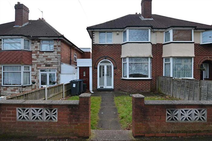 3 Bedroom Semi-Detached House To Rent In Kings Road, Kingstanding, B44