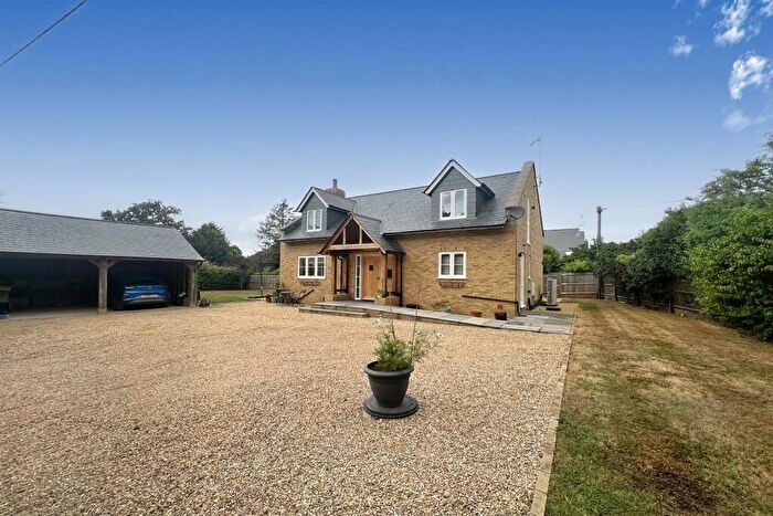 4 Bedroom Detached House To Rent In Pinkhurst Lane, Slinfold, RH13