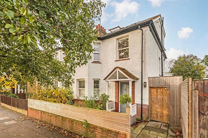 4 Bedroom Semi Detached House To Rent In Marksbury Avenue, Kew, TW9