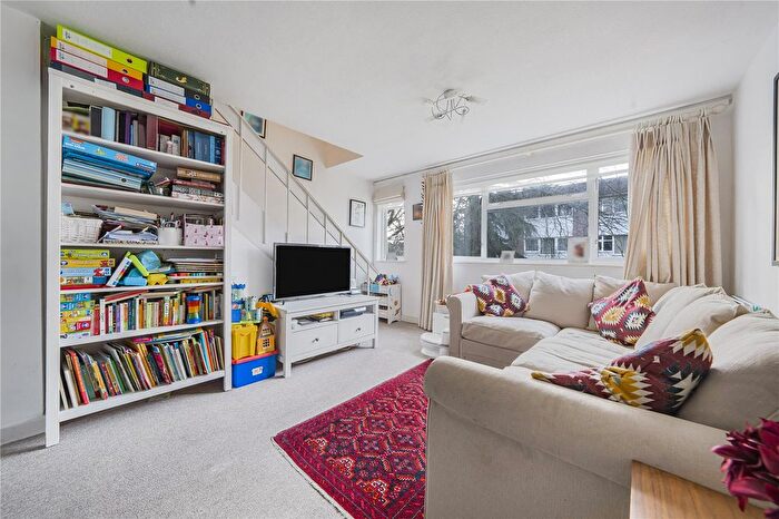 2 Bedroom Maisonette For Sale In Thornbury Road, Isleworth, TW7
