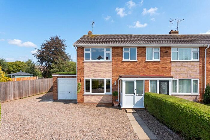 3 Bedroom Terraced House For Sale In Ingleby Drive, Tadcaster, LS24