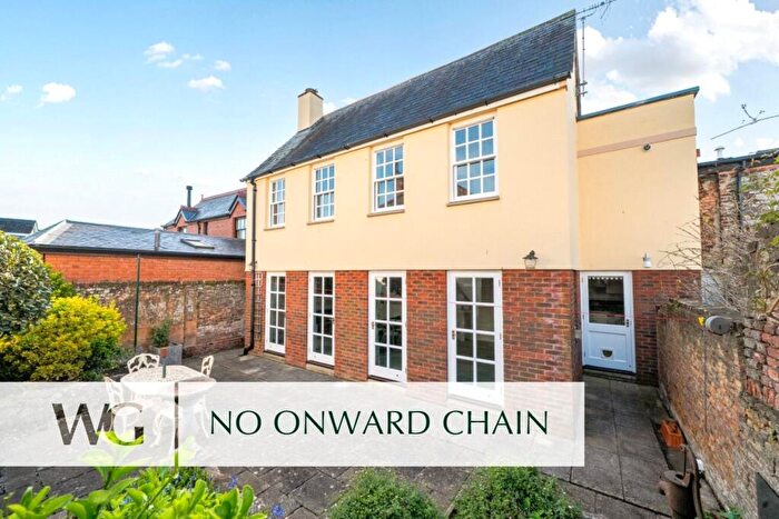 3 Bedroom Semi Detached House For Sale In Globe Lane, Topsham, Exeter, EX3