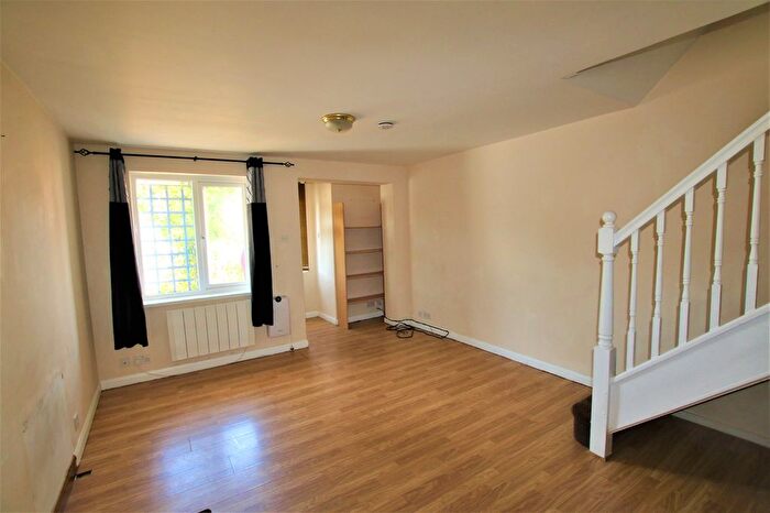 1 Bedroom Semi-Detached House To Rent In Meadowbrook Close, Colnbrook, Slough, SL3