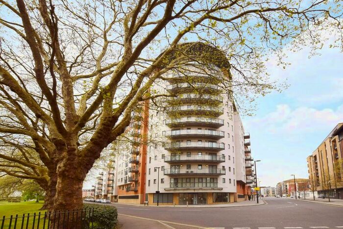 1 Bedroom Flat To Rent In Oceana Boulevard, Southampton, Hampshire, SO14