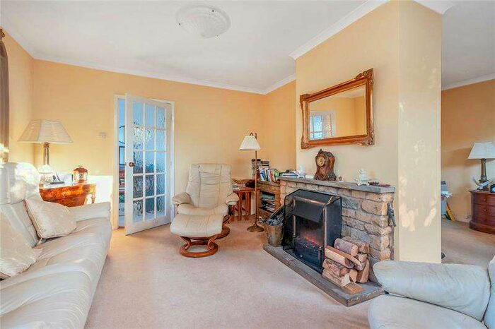 3 Bedroom Bungalow For Sale In St Johns Way, Hempton, Banbury, Oxfordshire, OX15