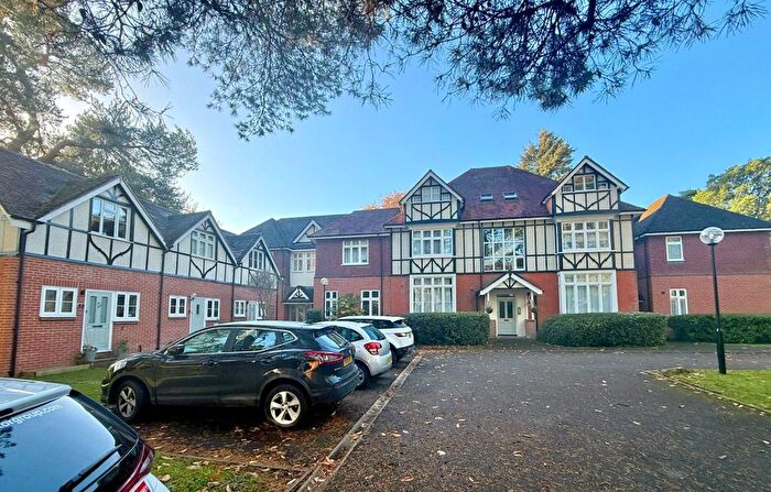 1 Bedroom Flat For Sale In Deepcut Bridge Road, Deepcut, Camberley, Surrey, GU16