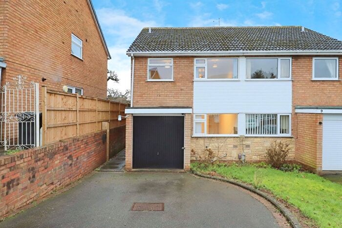 3 Bedroom Semi Detached House For Sale In Eton Walk, Hagley, Stourbridge, DY9