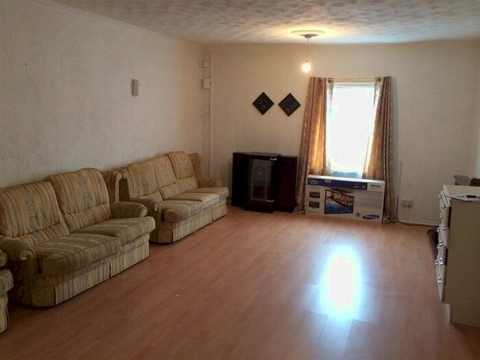 2 Bedroom Flat To Rent In Park Road, St. Helens WA9