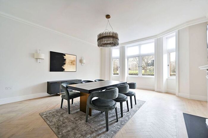 2 Bedroom Flat To Rent In Kensington Road, Kensington, London, W8