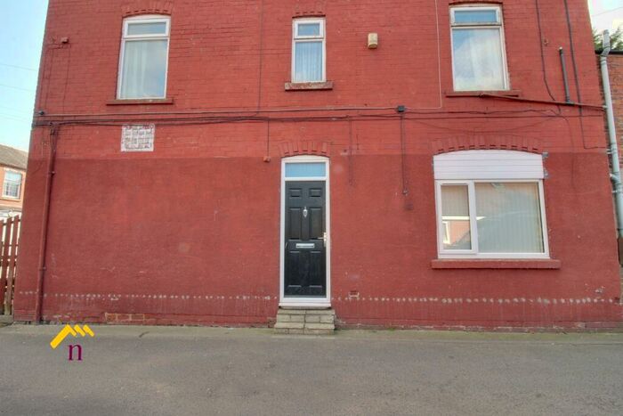 3 Bedroom Maisonette For Sale In Upper Kenyon Street, Thorne, DN8