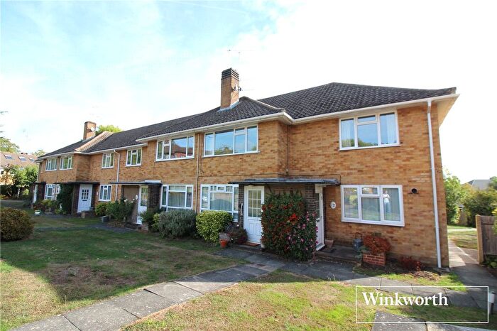 2 Bedroom Maisonette To Rent In Allum Lane, Elstree, Borehamwood, Hertfordshire, WD6