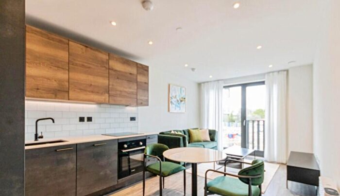 1 Bedroom Apartment To Rent In Curzon Wharf, Glasswater Locks, Pitt Street, Birmingham, B4