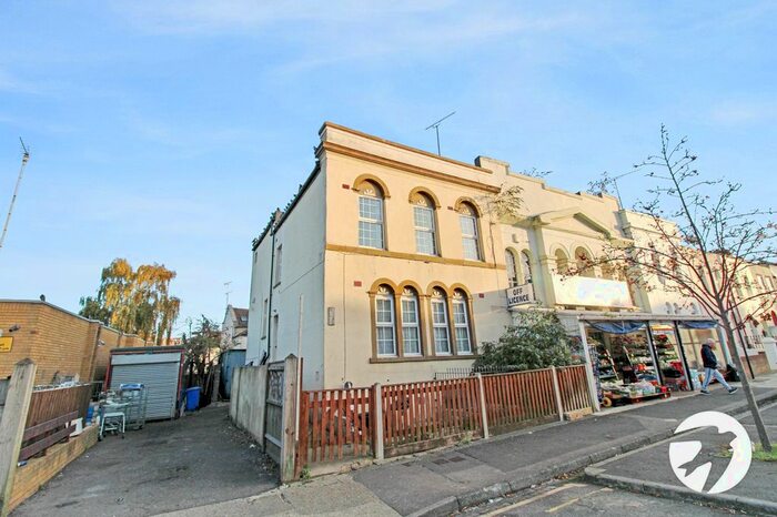 2 Bedroom Flat To Rent In Peacock Street, Gravesend, Kent DA12