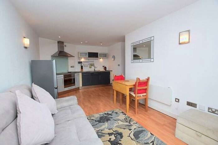 2 Bedroom Apartment To Rent In West One Plaza One, Cavendish Street, S3