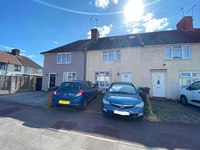 4 Bedroom Terraced House For Sale In Hunters Hall Road, Dagenham, RM10