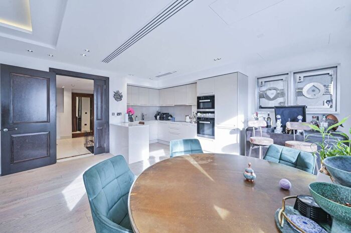 2 Bedroom Flat To Rent In Radnor Terrace, London, Az, Kensington, London, W14