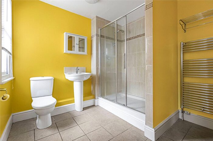 2 Bedroom Flat For Sale In Abingdon Road, Grandpont, OX1