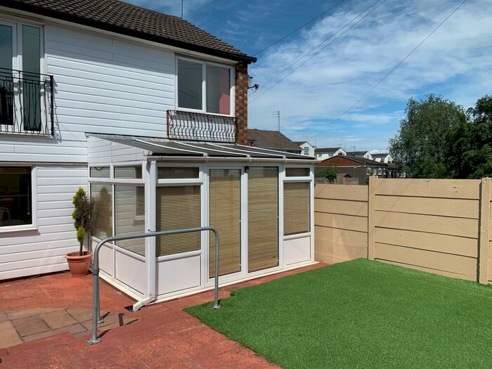 3 Bedroom End Of Terrace House To Rent In Lincoln Place; Macclesfield., SK10