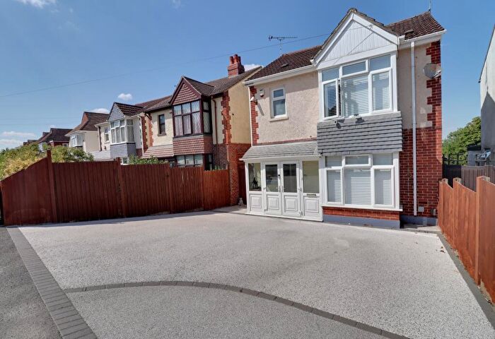 3 Bedroom Detached House For Sale In The Brow, Widley, PO7
