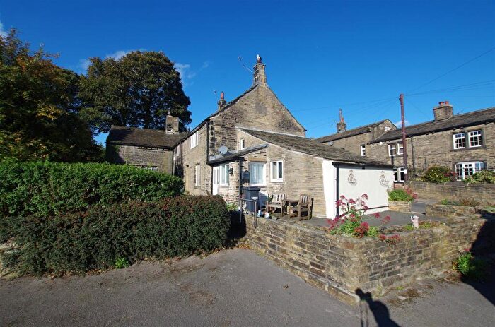 2 Bedroom Semi-Detached House To Rent In Stainland Road, Barkisland, Halifax, HX4