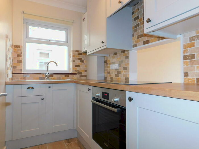 1 Bedroom Flat To Rent In North End, Portsmouth, PO2