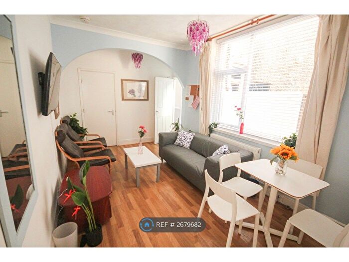 5 Bedroom Terraced House To Rent In Telephone Road, Portsmouth, PO4