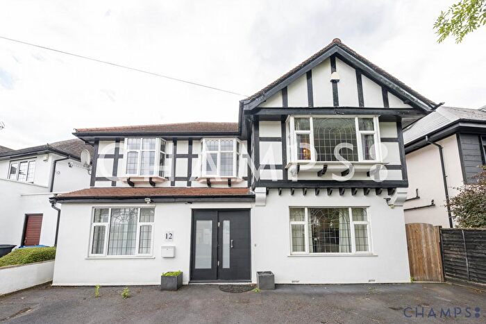 4 Bedroom Country House To Rent In Derwent Avenue, London, SW15