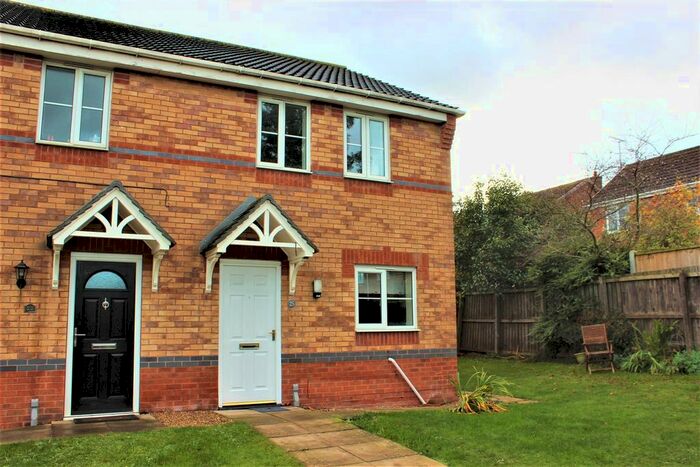 3 Bedroom Town House To Rent In Maple Drive, Creswell, Worksop S80