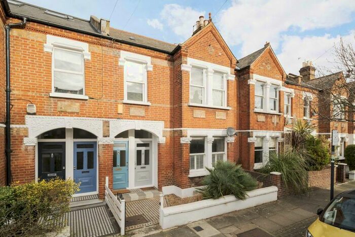 1 Bedroom Flat To Rent In Cargill Road, London, SW18