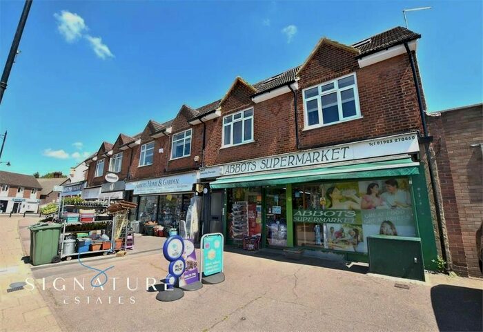 2 Bedroom Flat To Rent In Langley Parade, Abbots Langley, Hertfordshire, WD5