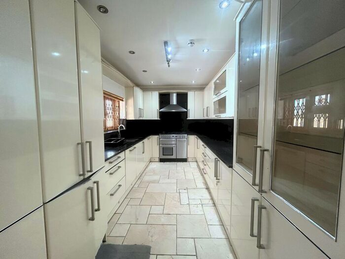 6 Bedroom House To Rent In Belgrave Avenue, Romford, RM2