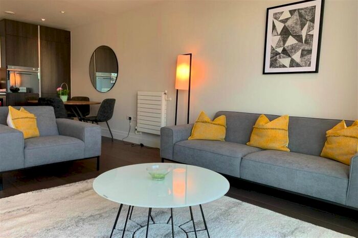 2 Bedroom Flat To Rent In Hamond Court, Queenshurst Square, KT2