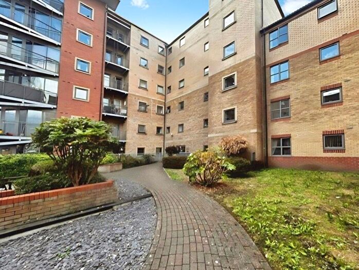 2 Bedroom Flat To Rent In Kentmere Drive, Doncaster, South Yorkshire, DN4